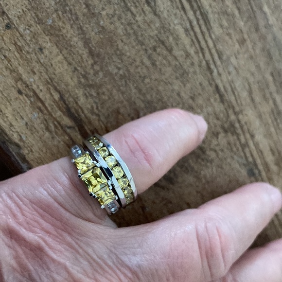 Yellow CZ’s 4 Pieces - Picture 6 of 17